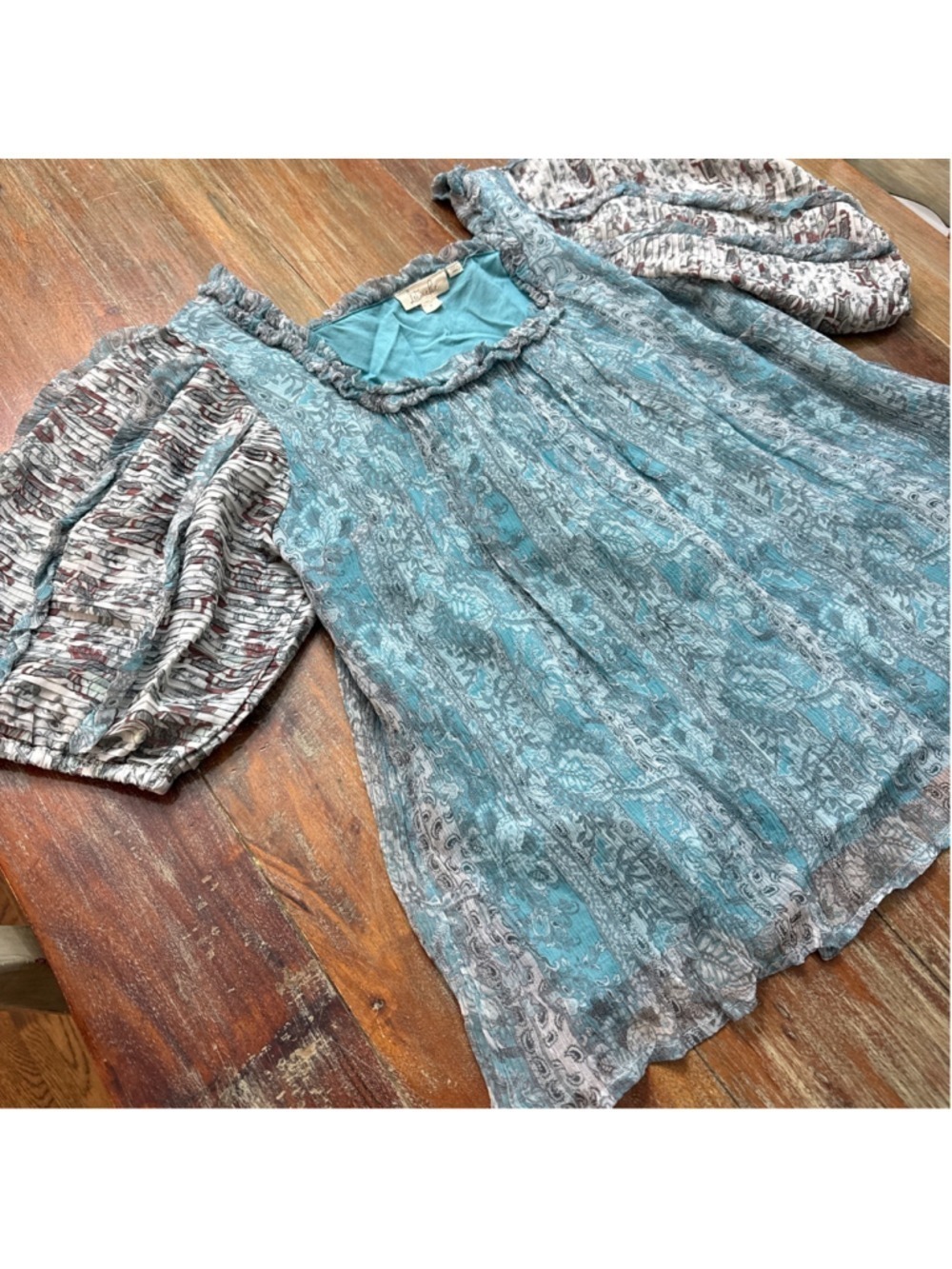 Let Me Be Anthropologie Teal Paisley Plissé Puff Sleeve Blouse Small